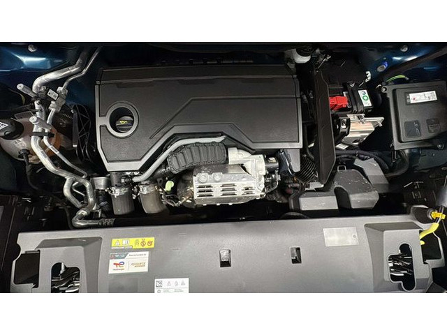 Peugeot5008 Hybrid 1.2 Allure eDCS6 107 kW (145 CV) Vehículo usado en Barcelona - 20