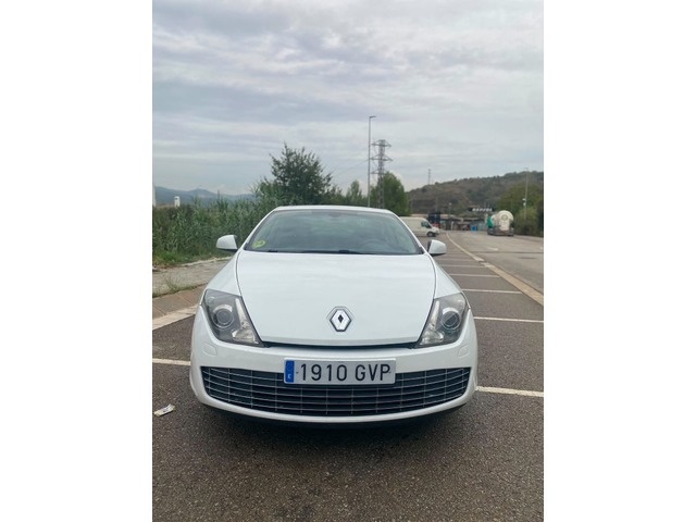 RenaultLaguna Coupe 2.0 dCi Emotion Plus 110 kW (150 CV) Vehículo usado en Barcelona - 2