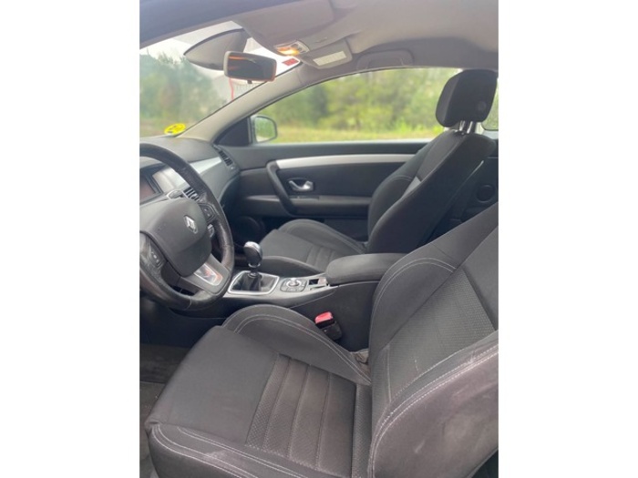 RenaultLaguna Coupe 2.0 dCi Emotion Plus 110 kW (150 CV) Vehículo usado en Barcelona - 9 RenaultLaguna Coupe 2.0 dCi Emotion Plus 110 kW (150 CV) Vehículo usado en Barcelona - 9