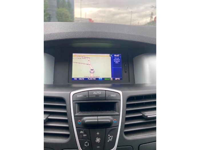 RenaultLaguna Coupe 2.0 dCi Emotion Plus 110 kW (150 CV) Vehículo usado en Barcelona - 10 RenaultLaguna Coupe 2.0 dCi Emotion Plus 110 kW (150 CV) Vehículo usado en Barcelona - 10