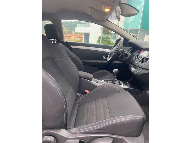 RenaultLaguna Coupe 2.0 dCi Emotion Plus 110 kW (150 CV) Vehículo usado en Barcelona - 11