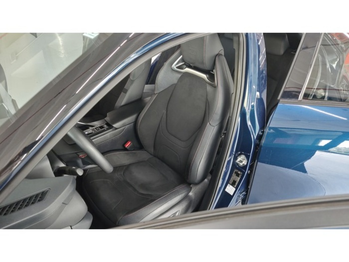 ToyotaC-HR 200H GR Sport 144 kW (196 CV) Vehículo usado en Barcelona - 30 ToyotaC-HR 200H GR Sport 144 kW (196 CV) Vehículo usado en Barcelona - 30