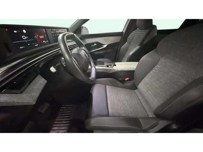 Peugeot5008 Hybrid 1.2 Allure eDCS6 100 kW (136 CV) Vehículo usado en Barcelona - 9 Peugeot5008 Hybrid 1.2 Allure eDCS6 100 kW (136 CV) Vehículo usado en Barcelona - 9