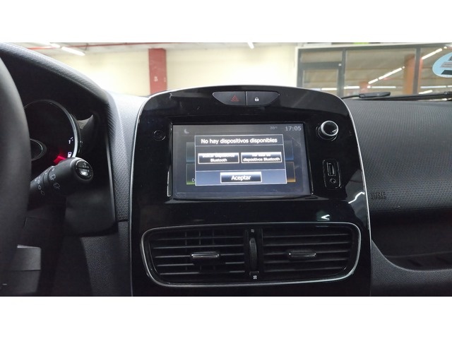 RenaultClio Zen TCe 66 kW (90 CV) Vehículo usado en Barcelona - 20