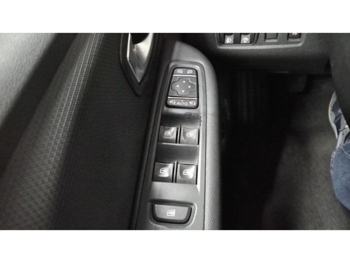 RenaultClio Zen TCe 66 kW (90 CV) Vehículo usado en Barcelona - 28 RenaultClio Zen TCe 66 kW (90 CV) Vehículo usado en Barcelona - 28