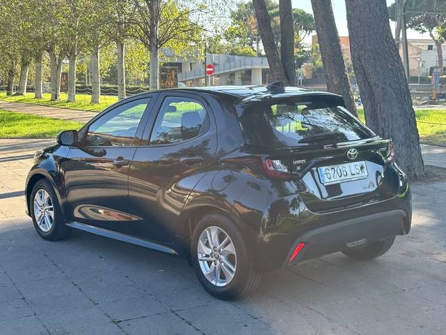 ToyotaYaris 120H Business Plus 85 kW (116 CV) Vehículo usado en Barcelona - 4