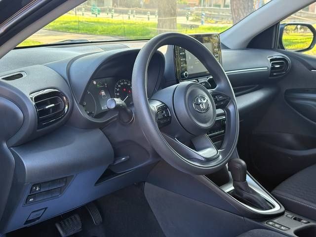 ToyotaYaris 120H Business Plus 85 kW (116 CV) Vehículo usado en Barcelona - 14