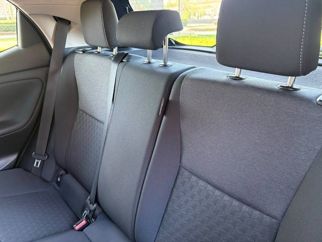ToyotaYaris 120H Business Plus 85 kW (116 CV) Vehículo usado en Barcelona - 19