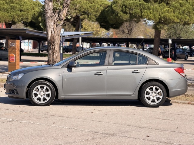 ChevroletCruze 2.0 VCDi 16v LS+ Clima 92 kW (125 CV) Vehículo usado en Barcelona - 3