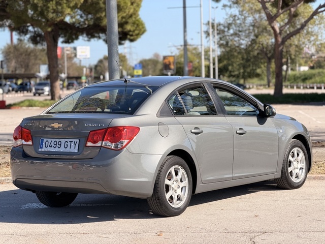 ChevroletCruze 2.0 VCDi 16v LS+ Clima 92 kW (125 CV) Vehículo usado en Barcelona - 7