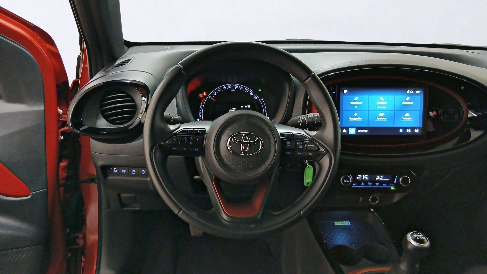 Toyota Aygo X Cross 1.0 VVT-I Play 53 kW (72 CV) - foto 13 de Toyota Aygo X Cross