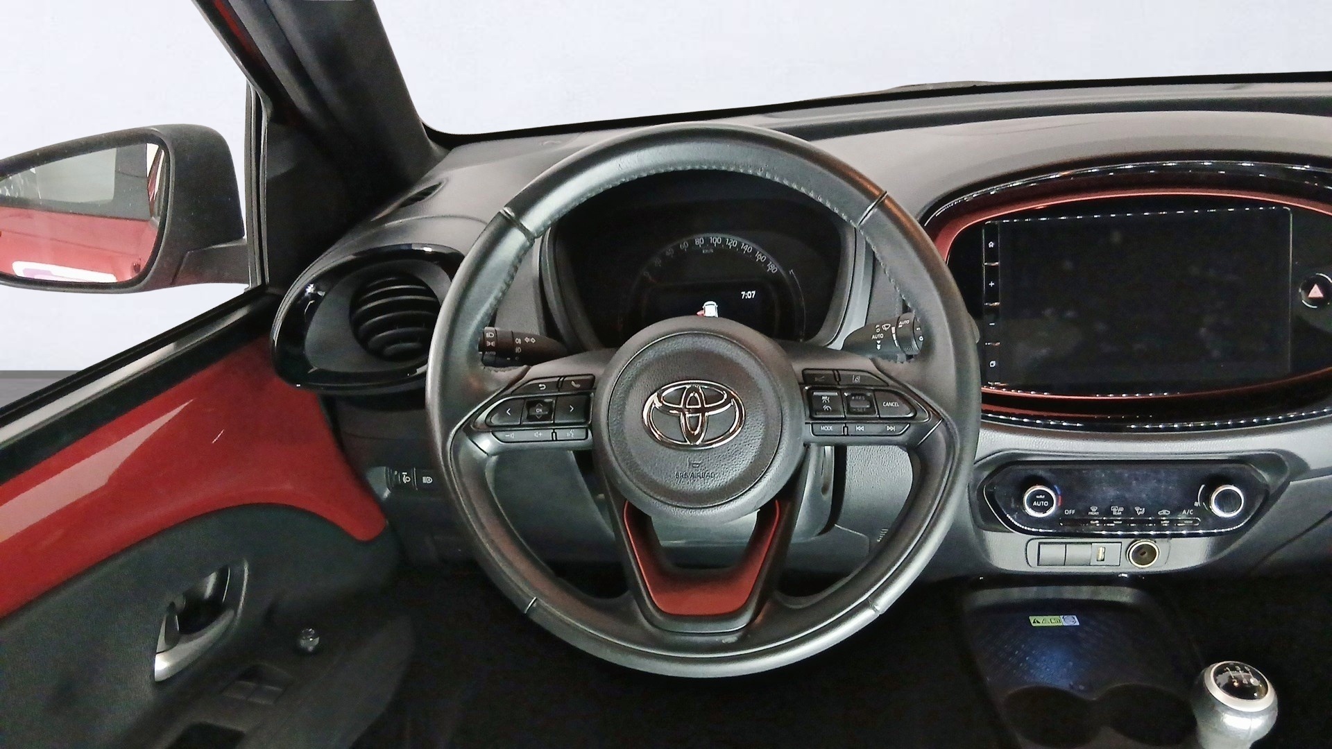 Toyota Aygo X Cross 1.0 VVT-I Play 53 kW (72 CV) - foto 14 de Toyota Aygo X Cross