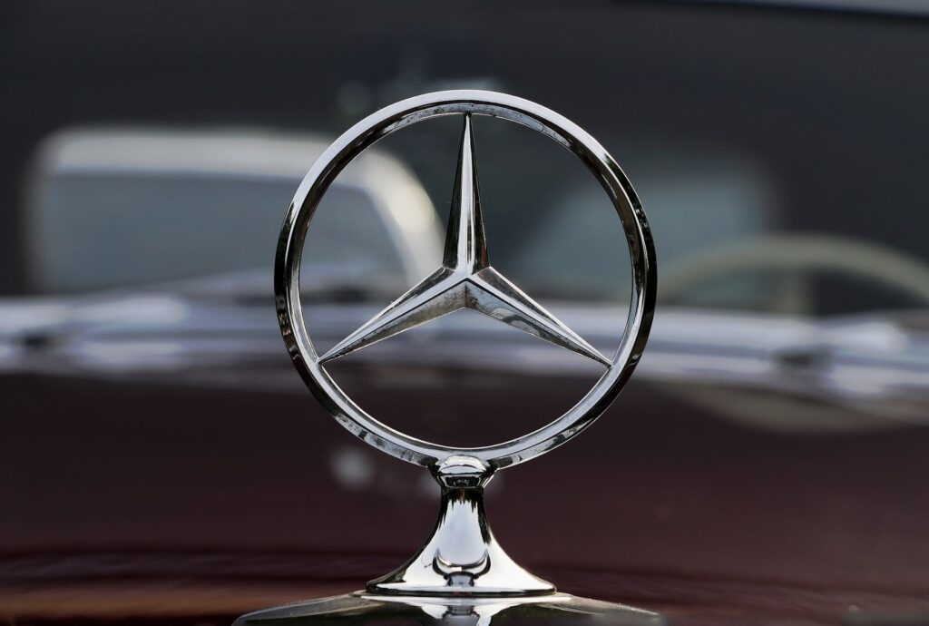 El logo de Mercedes-Benz cumple 100 años