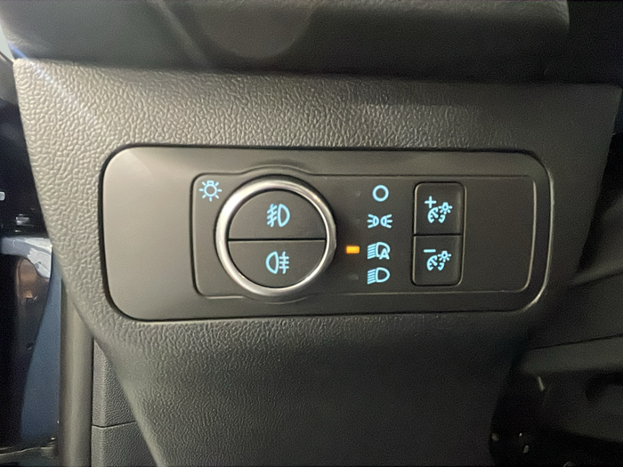 Ford Kuga 2.5 Duratec FHEV ST-Line Auto 140 kW (190 CV) 13 Ford Kuga 2.5 Duratec FHEV ST-Line Auto 140 kW (190 CV) 13
