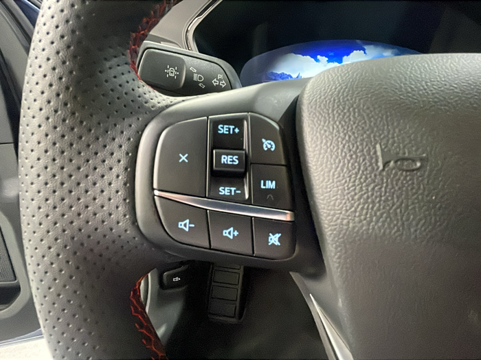 Ford Kuga 2.5 Duratec FHEV ST-Line Auto 140 kW (190 CV) 14 Ford Kuga 2.5 Duratec FHEV ST-Line Auto 140 kW (190 CV) 14