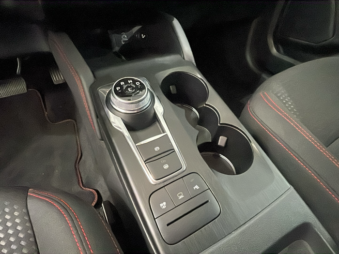 Ford Kuga 2.5 Duratec FHEV ST-Line Auto 140 kW (190 CV) 15 Ford Kuga 2.5 Duratec FHEV ST-Line Auto 140 kW (190 CV) 15