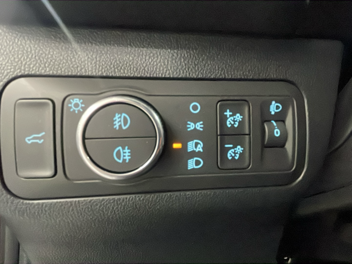 Ford Kuga 2.5 Duratec FHEV ST-Line X 4x2 Auto 140 kW (190 CV) 14 Ford Kuga 2.5 Duratec FHEV ST-Line X 4x2 Auto 140 kW (190 CV) 14