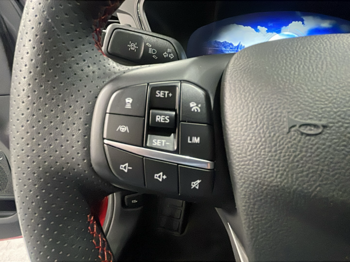 Ford Kuga 2.5 Duratec FHEV ST-Line X 4x2 Auto 140 kW (190 CV) 12 Ford Kuga 2.5 Duratec FHEV ST-Line X 4x2 Auto 140 kW (190 CV) 12