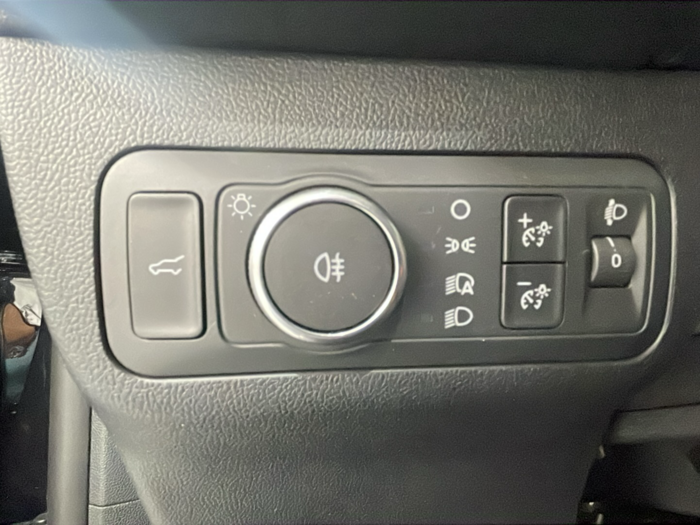 Ford Kuga 2.5 Duratec FHEV ST-Line Auto 132 kW (180 CV) 13 Ford Kuga 2.5 Duratec FHEV ST-Line Auto 132 kW (180 CV) 13