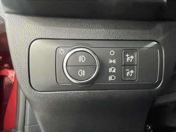 Ford Kuga 2.5 Duratec FHEV ST-Line Auto 140 kW (190 CV) 13 Ford Kuga 2.5 Duratec FHEV ST-Line Auto 140 kW (190 CV) 13