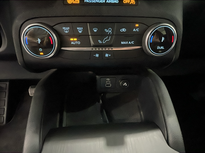 Ford Kuga 2.5 Duratec FHEV ST-Line Auto 140 kW (190 CV) 16 Ford Kuga 2.5 Duratec FHEV ST-Line Auto 140 kW (190 CV) 16