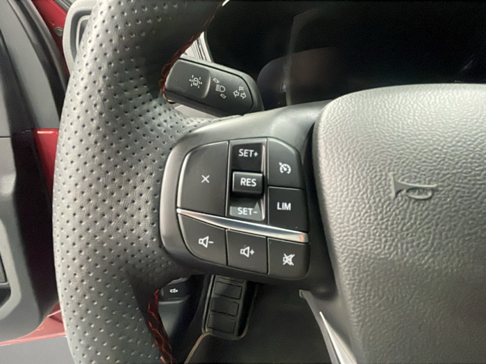 Ford Kuga 2.5 Duratec FHEV ST-Line Auto 140 kW (190 CV) 14 Ford Kuga 2.5 Duratec FHEV ST-Line Auto 140 kW (190 CV) 14