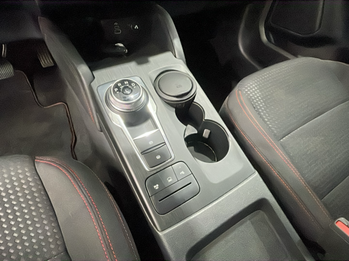 Ford Kuga 2.5 Duratec FHEV ST-Line Auto 140 kW (190 CV) 15 Ford Kuga 2.5 Duratec FHEV ST-Line Auto 140 kW (190 CV) 15