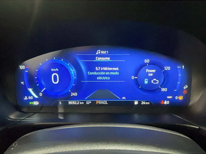 Ford Kuga 2.5 Duratec FHEV ST-Line X 4x2 Auto 140 kW (190 CV) 17 Ford Kuga 2.5 Duratec FHEV ST-Line X 4x2 Auto 140 kW (190 CV) 17