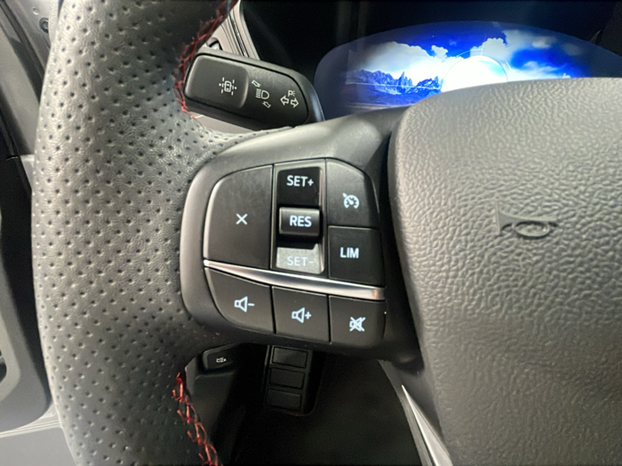 Ford Kuga 2.5 Duratec FHEV ST-Line X 4x2 Auto 140 kW (190 CV) 14 Ford Kuga 2.5 Duratec FHEV ST-Line X 4x2 Auto 140 kW (190 CV) 14
