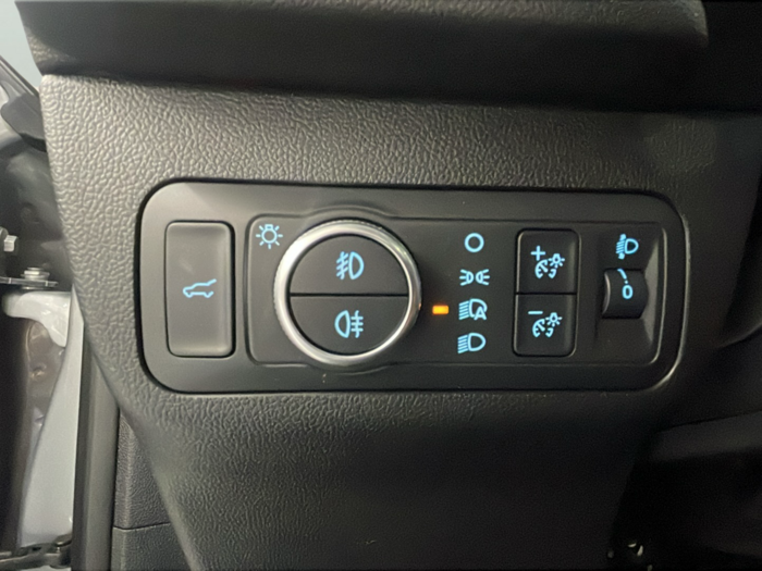 Ford Kuga 2.5 Duratec FHEV ST-Line X 4x2 Auto 140 kW (190 CV) 13 Ford Kuga 2.5 Duratec FHEV ST-Line X 4x2 Auto 140 kW (190 CV) 13
