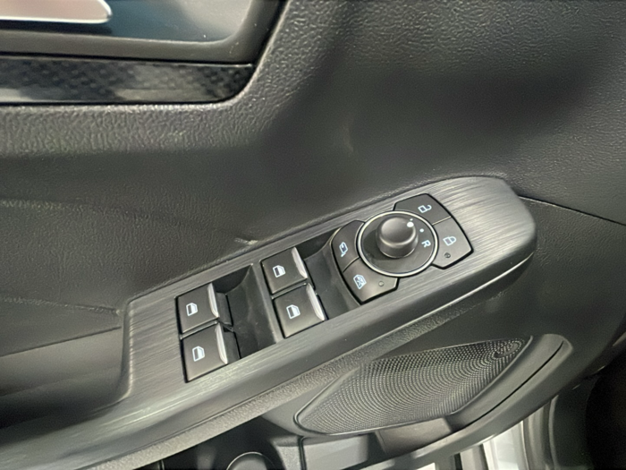 Ford Kuga 2.5 Duratec FHEV ST-Line X 4x2 Auto 140 kW (190 CV) 12 Ford Kuga 2.5 Duratec FHEV ST-Line X 4x2 Auto 140 kW (190 CV) 12