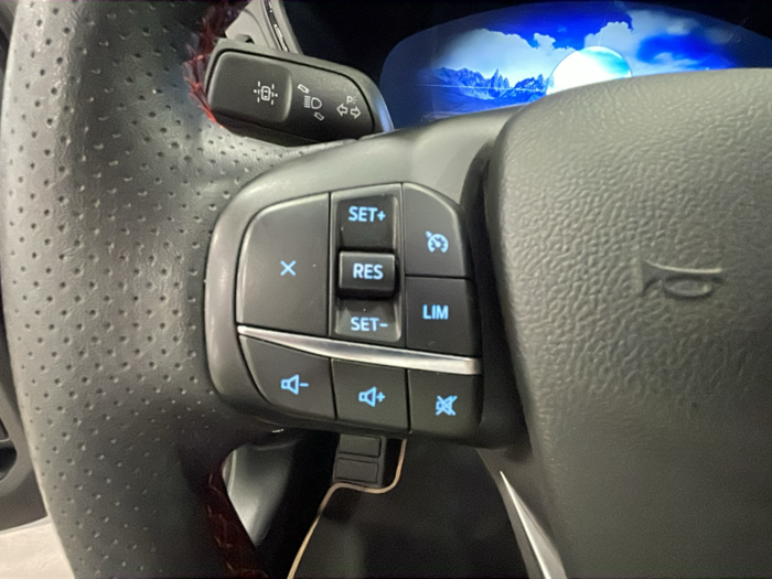 Ford Kuga 2.5 Duratec PHEV ST-Line Auto 165 kW (225 CV) 14 Ford Kuga 2.5 Duratec PHEV ST-Line Auto 165 kW (225 CV) 14