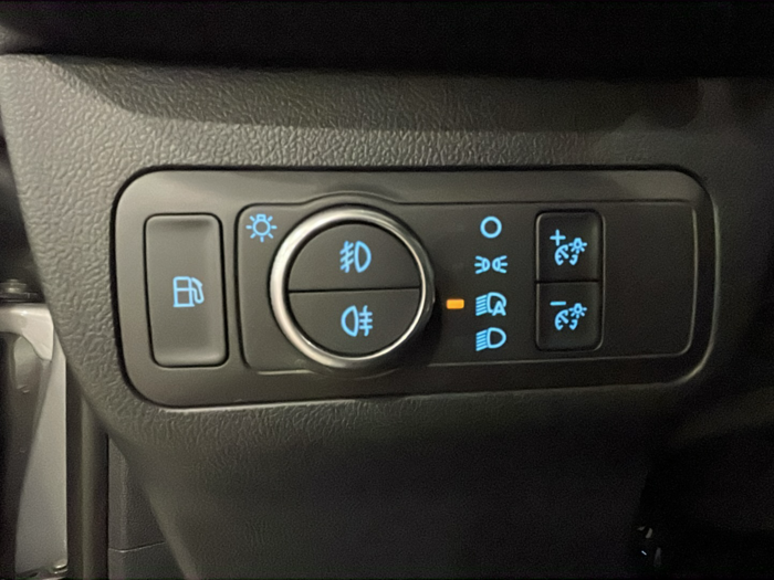Ford Kuga 2.5 Duratec PHEV ST-Line Auto 165 kW (225 CV) 13 Ford Kuga 2.5 Duratec PHEV ST-Line Auto 165 kW (225 CV) 13