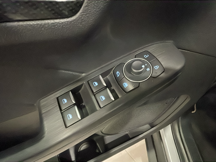 Ford Kuga 2.5 Duratec PHEV ST-Line Auto 165 kW (225 CV) 12 Ford Kuga 2.5 Duratec PHEV ST-Line Auto 165 kW (225 CV) 12