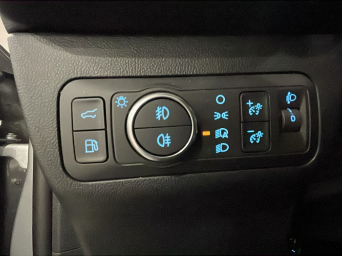 Ford Kuga 2.5 Duratec PHEV ST-Line X Auto 165 kW (225 CV) 13 Ford Kuga 2.5 Duratec PHEV ST-Line X Auto 165 kW (225 CV) 13