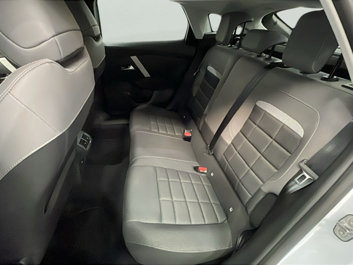 Citroen C4 PureTech 130 S&S Plus EAT8 96 kW (131 CV) 9 Citroen C4 PureTech 130 S&S Plus EAT8 96 kW (131 CV) 9