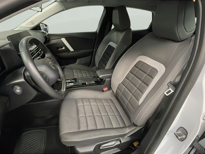 Citroen C4 PureTech 130 S&S Plus EAT8 96 kW (131 CV) 10 Citroen C4 PureTech 130 S&S Plus EAT8 96 kW (131 CV) 10