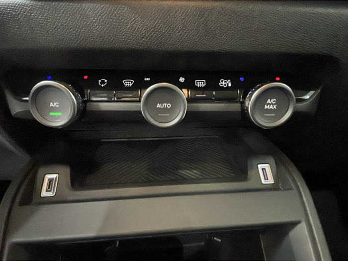 Citroen C4 PureTech 130 S&S Plus EAT8 96 kW (131 CV) 15 Citroen C4 PureTech 130 S&S Plus EAT8 96 kW (131 CV) 15