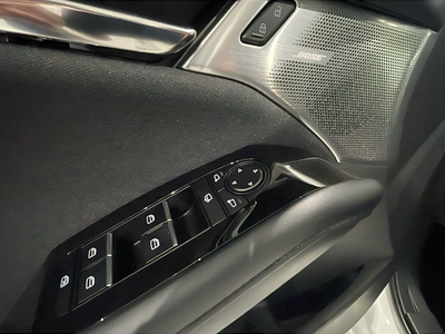 Mazda Mazda 3 2.0 Sedan e-SKYACTIV-X Zenith 137 kW (186 CV) 12 Mazda Mazda 3 2.0 Sedan e-SKYACTIV-X Zenith 137 kW (186 CV) 12