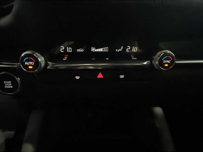 Mazda Mazda 3 2.0 Sedan e-SKYACTIV-X Zenith 137 kW (186 CV) Vehículo usado en Lleida Mazda Mazda 3 2.0 Sedan e-SKYACTIV-X Zenith 137 kW (186 CV) Vehículo usado en Lleida