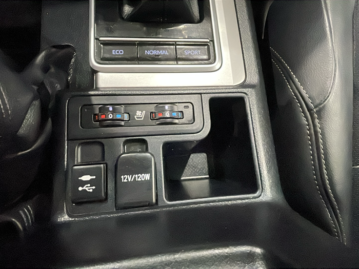 Toyota Land Cruiser D-4D Limited Auto 130 kW (177 CV) Vehículo usado en Lleida Toyota Land Cruiser D-4D Limited Auto 130 kW (177 CV) Vehículo usado en Lleida