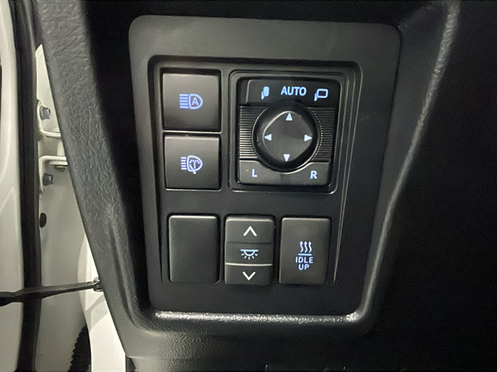 Toyota Land Cruiser D-4D Limited Auto 130 kW (177 CV) Vehículo usado en Lleida Toyota Land Cruiser D-4D Limited Auto 130 kW (177 CV) Vehículo usado en Lleida