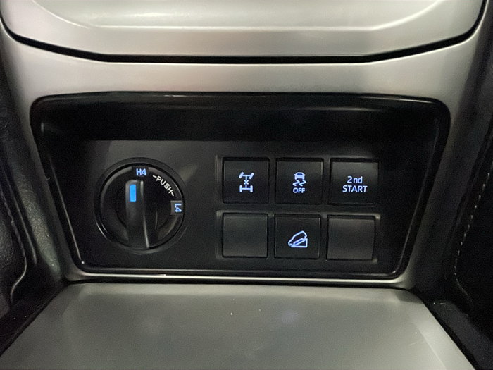 Toyota Land Cruiser D-4D Limited Auto 130 kW (177 CV) Vehículo usado en Lleida Toyota Land Cruiser D-4D Limited Auto 130 kW (177 CV) Vehículo usado en Lleida