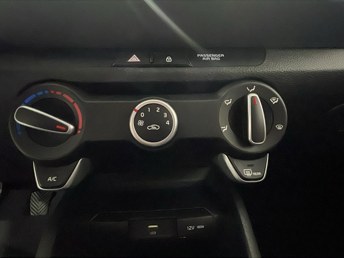 Kia Stonic 1.0 T-GDi MHEV iMT Concept 74 kW (100 CV) Vehículo usado en Lleida Kia Stonic 1.0 T-GDi MHEV iMT Concept 74 kW (100 CV) Vehículo usado en Lleida