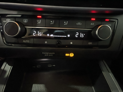 SEAT Ibiza 1.0 TSI S&S FR XS 85 kW (115 CV) 16 SEAT Ibiza 1.0 TSI S&S FR XS 85 kW (115 CV) 16