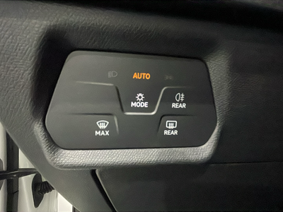 SEAT León 1.0 TSI S&S Style 25 Aniversario 81 kW (110 CV) 13 SEAT León 1.0 TSI S&S Style 25 Aniversario 81 kW (110 CV) 13