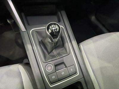 SEAT León 1.0 TSI S&S Style 25 Aniversario 81 kW (110 CV) 15 SEAT León 1.0 TSI S&S Style 25 Aniversario 81 kW (110 CV) 15