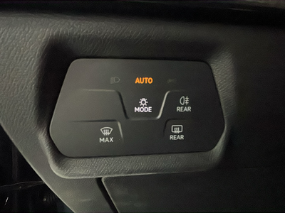 SEAT León 1.5 TSI S&S Style 25 Aniversario 85 kW (116 CV) 13 SEAT León 1.5 TSI S&S Style 25 Aniversario 85 kW (116 CV) 13