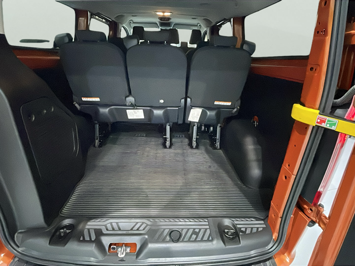 Ford Transit Custom Kombi 2.0 TDCI MHEV 340 L2 Trend 96 kW (130 CV) Vehículo usado en Lleida Ford Transit Custom Kombi 2.0 TDCI MHEV 340 L2 Trend 96 kW (130 CV) Vehículo usado en Lleida