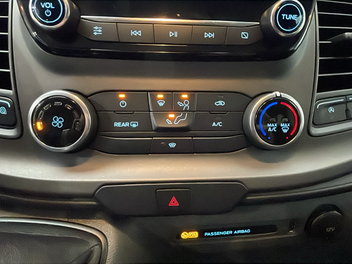 Ford Transit Custom Kombi 2.0 TDCI MHEV 340 L2 Trend 96 kW (130 CV) Vehículo usado en Lleida Ford Transit Custom Kombi 2.0 TDCI MHEV 340 L2 Trend 96 kW (130 CV) Vehículo usado en Lleida